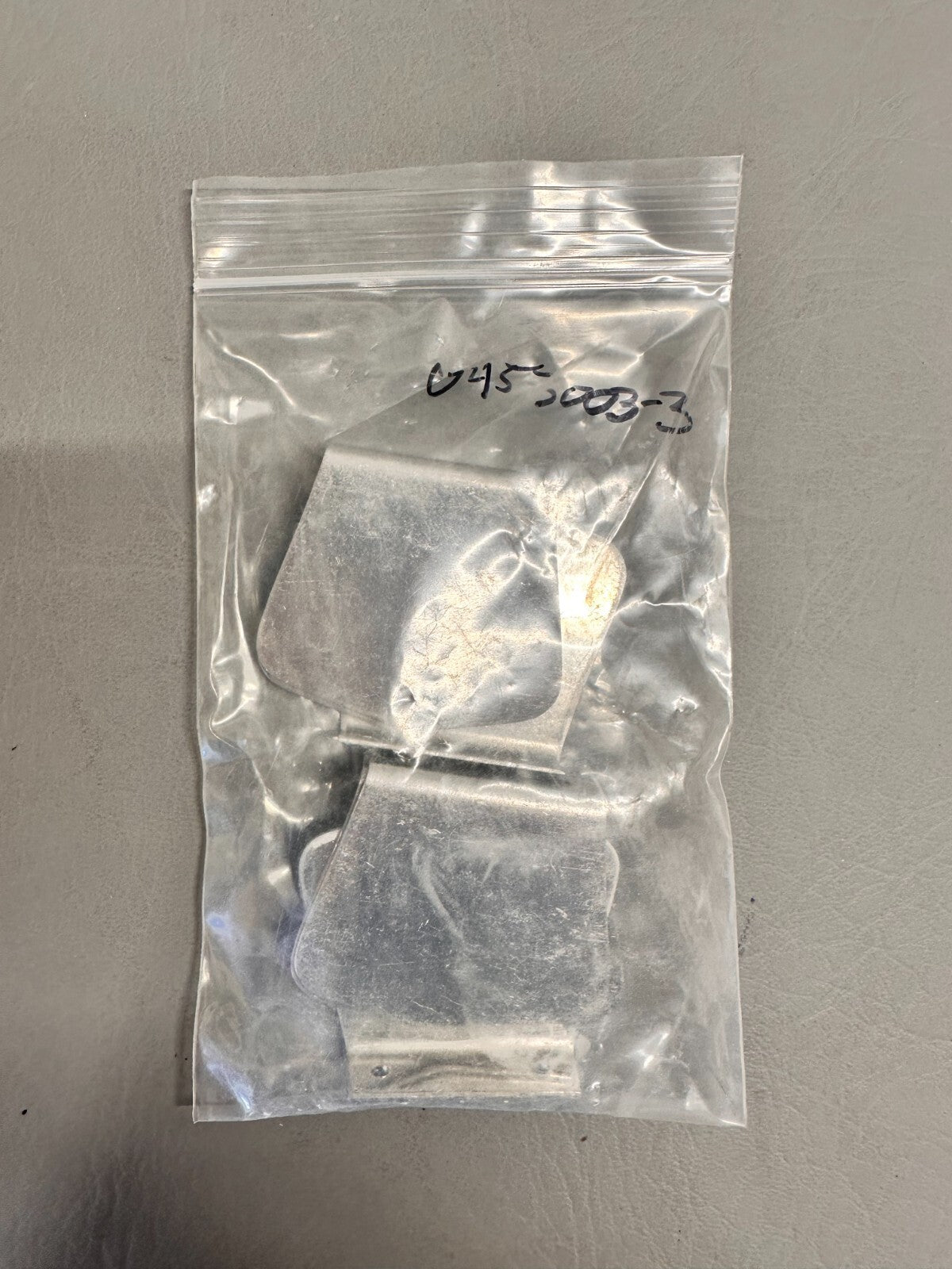 0453003-3 Cessna Cowl Mount Bracket (Qty 5) (NEW)