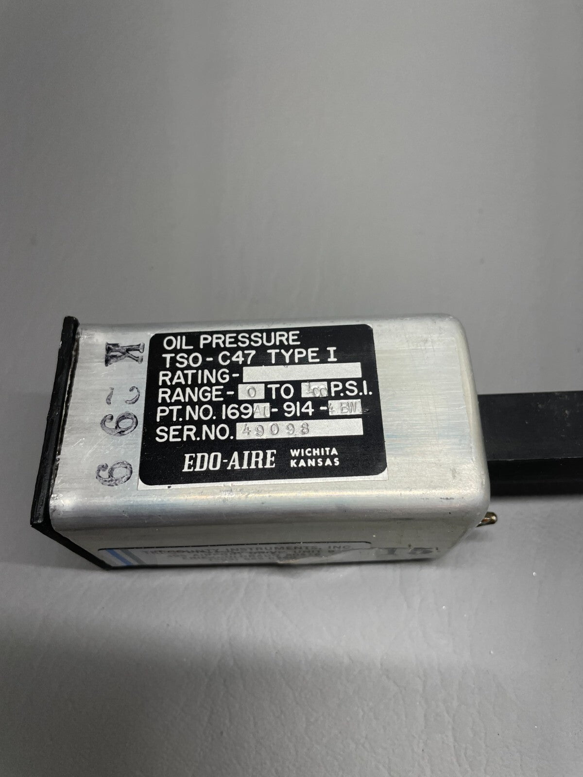 Edo Aire Oil Pressure Indicator P/N 169AU-914-4BWL