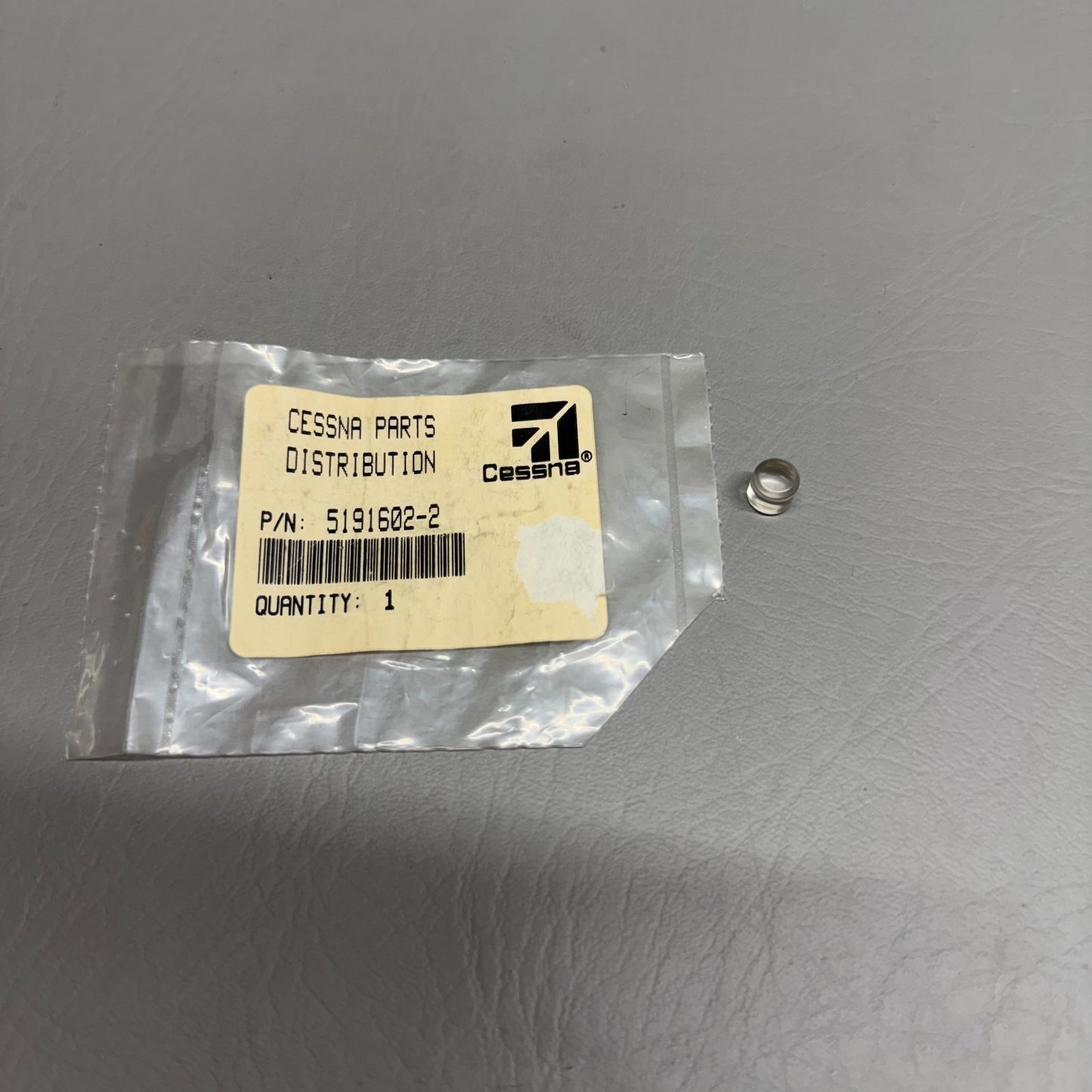 5191602-2 Cessna Plug