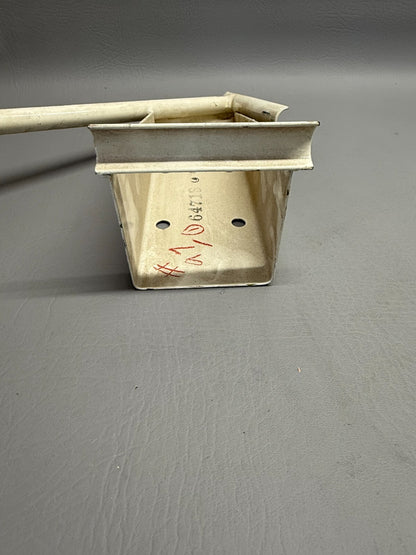 64713-000 Piper Bracket