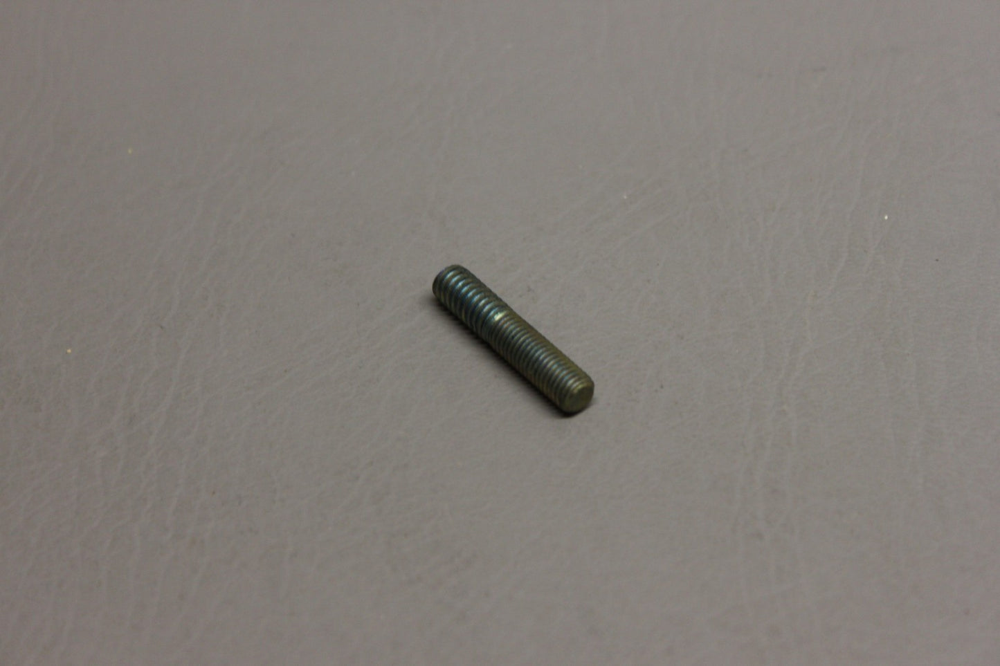 401893P007 TCM Stud