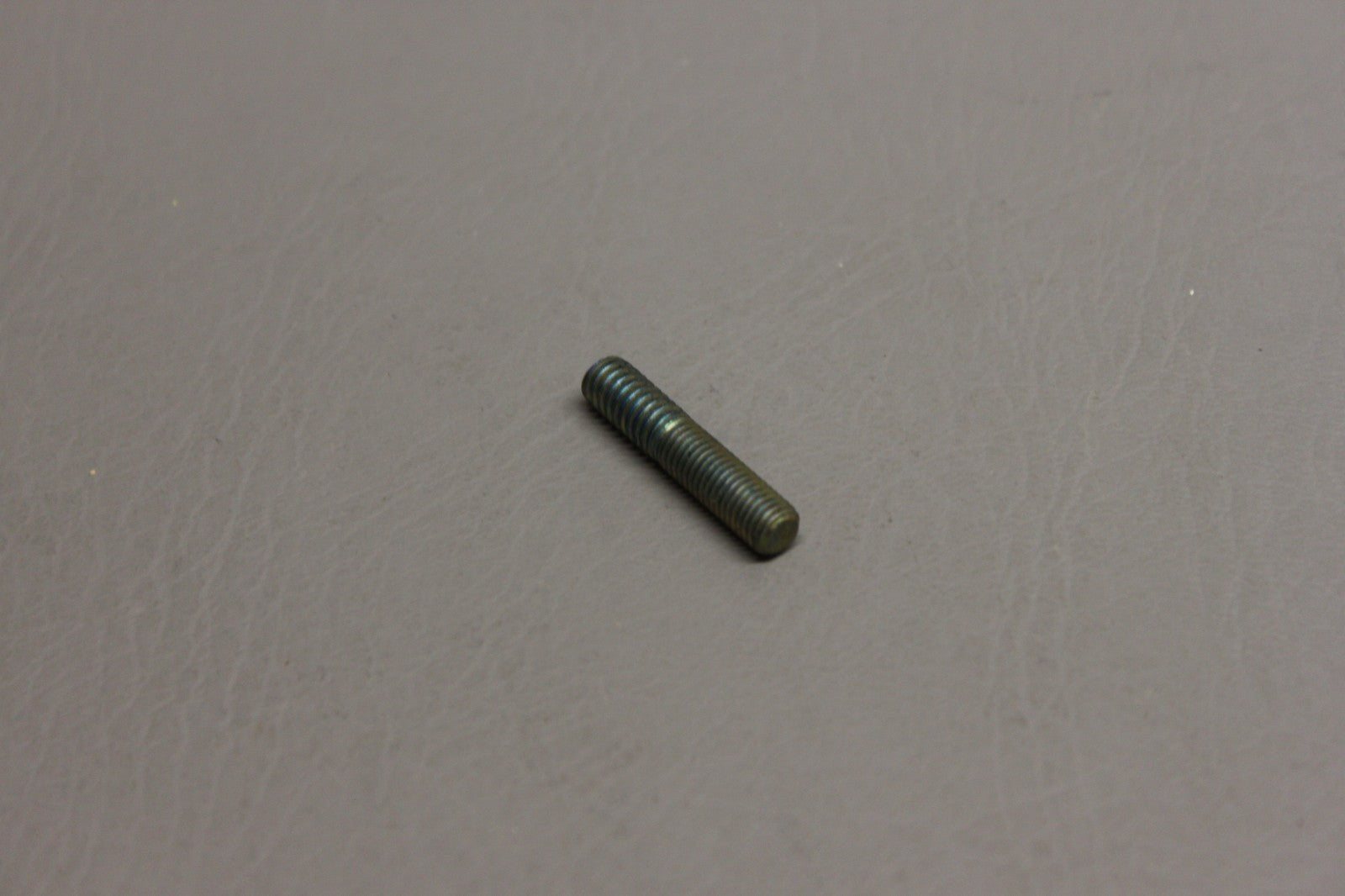 401893P007 TCM Stud