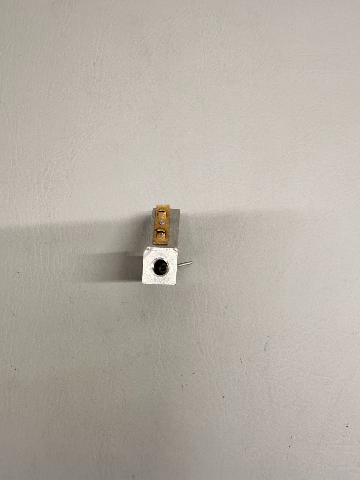 39581-002 Piper Bracket Assy