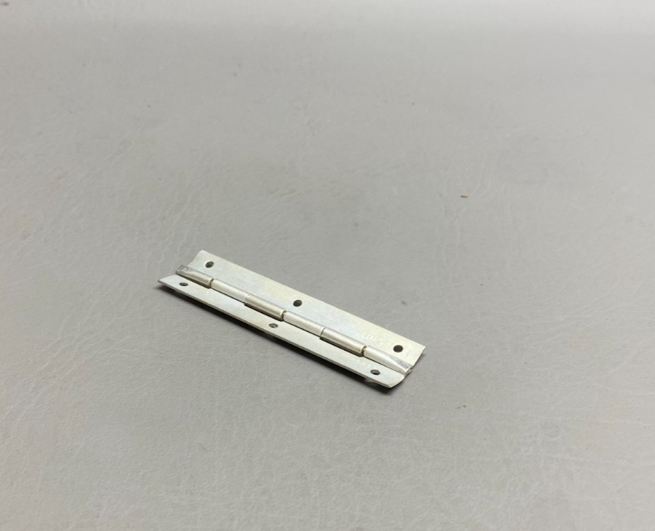1250839-20 Cessna Hinge Assy