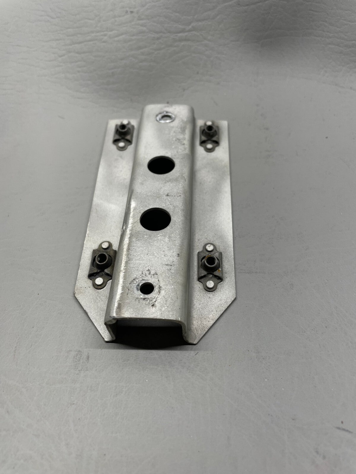 Cirrus SR20 Nose Fork Wheelpant Bracket P/N 11799-003C