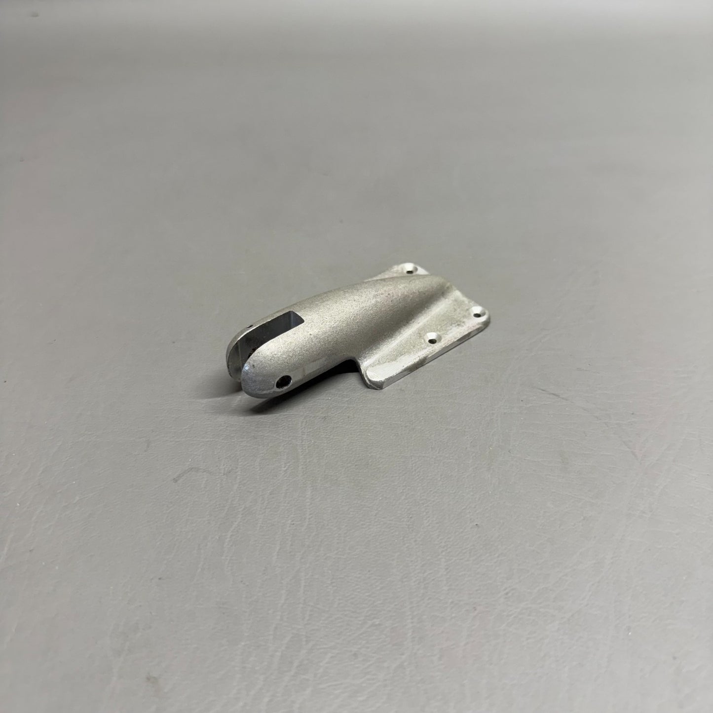 63001-002 Piper Hinge