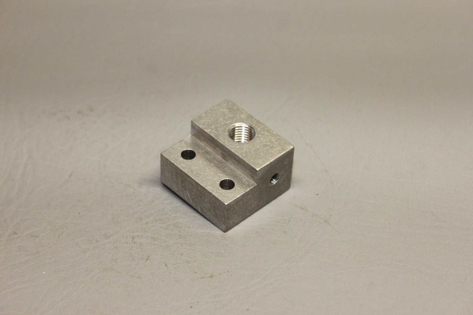 37902-002 Piper Seat Adaptor