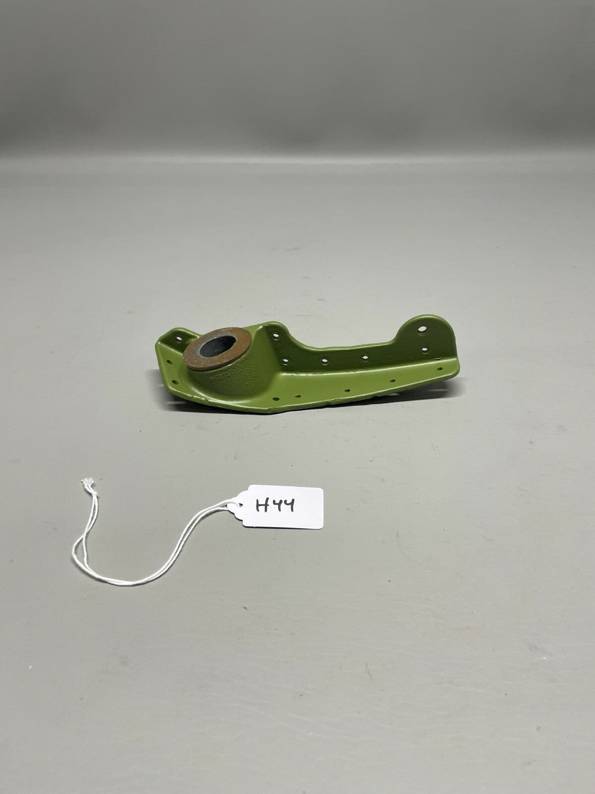 Cessna 180/185 Tail Gear Casting Mount RH P/N 0712305-2