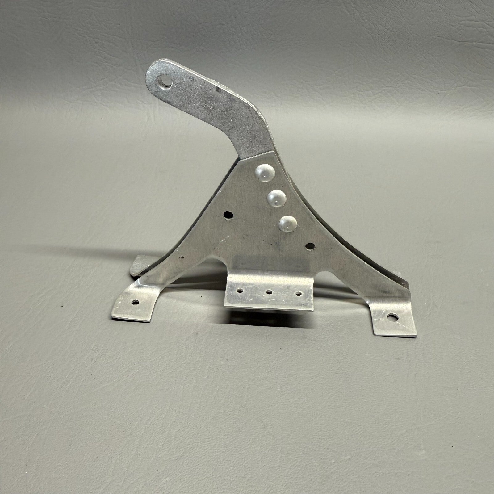 1217012-1 Cessna T210/P210 Nose Gear Door Bracket Assy (NEW)