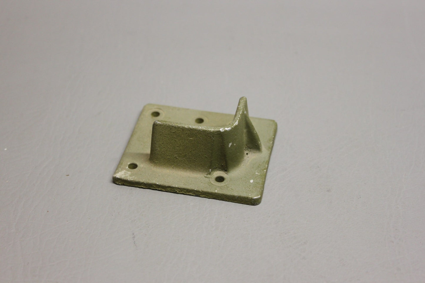 2114573 Cessna Bracket