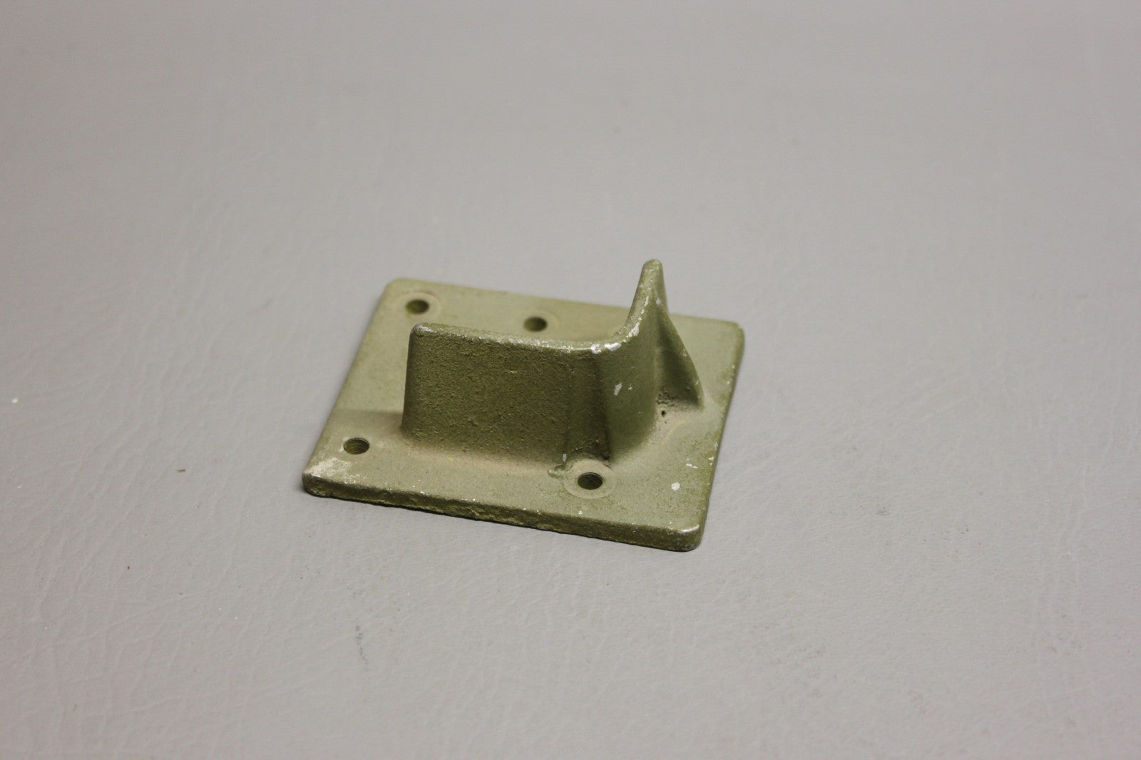 2114573 Cessna Bracket
