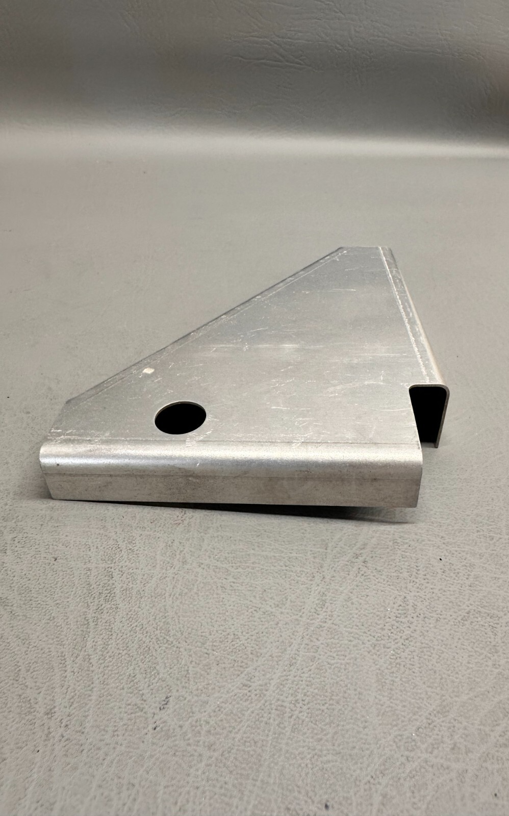 67691-001 Piper Bracket