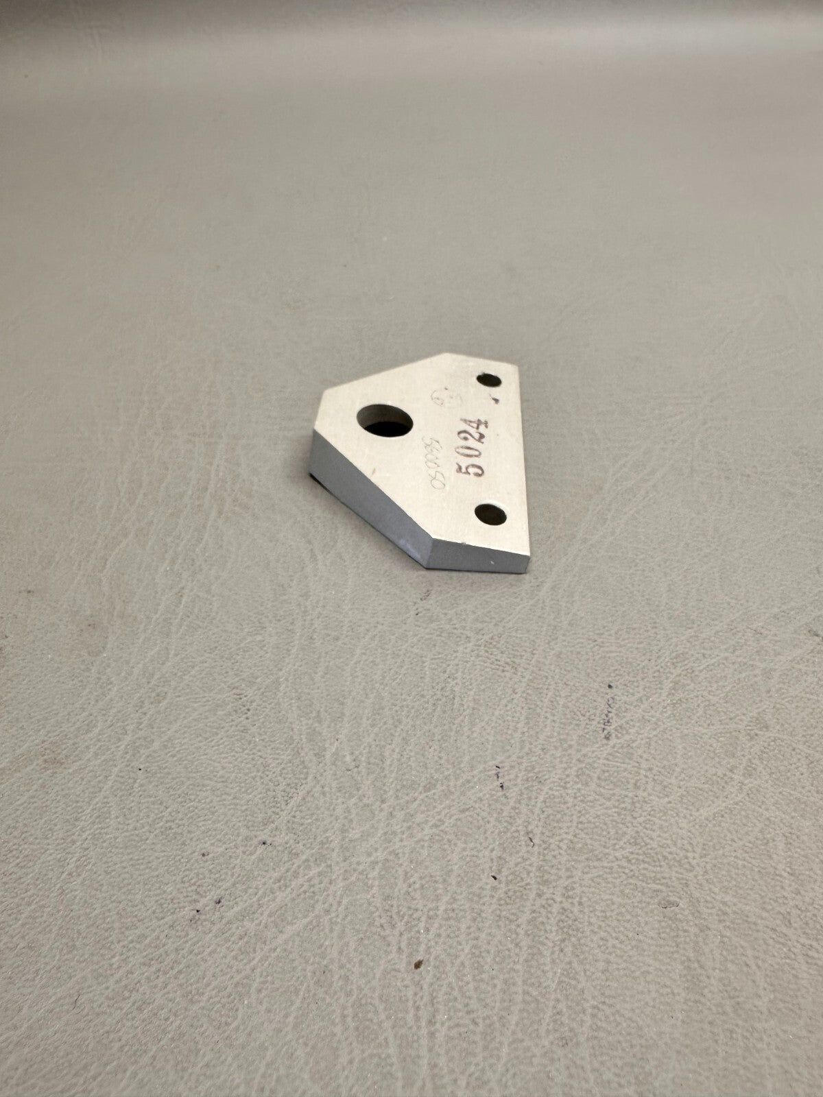 560050-000 Mooney Bracket