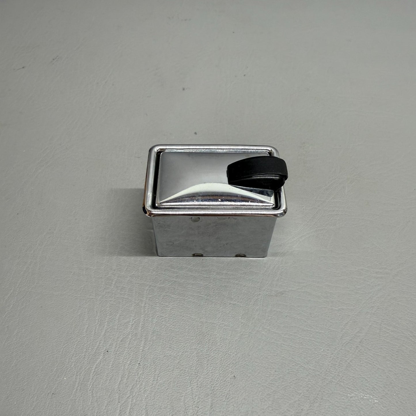 489-389 Piper Ashtray
