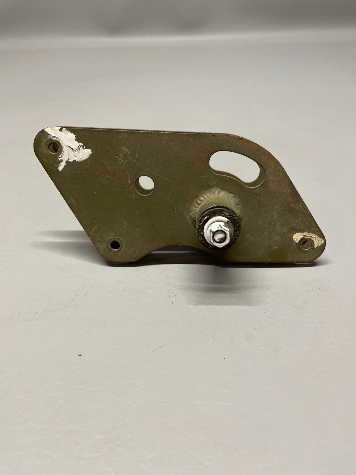 Cessna Aileron Bell Crank RH P/N 0422430-2