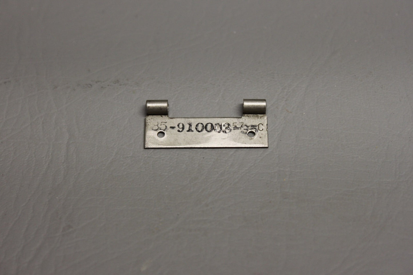35-910003-35 Beechcraft Hinge