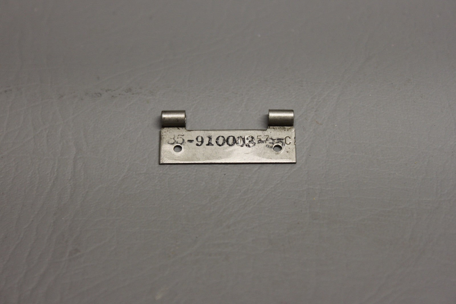 35-910003-35 Beechcraft Hinge