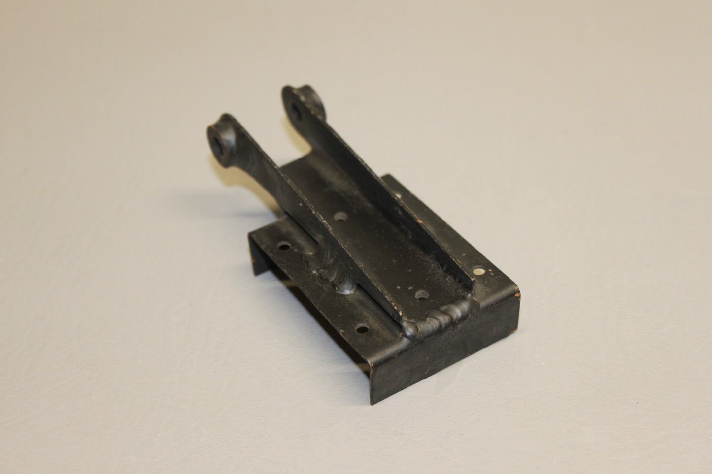 41881-002 Piper Hinge Assembly