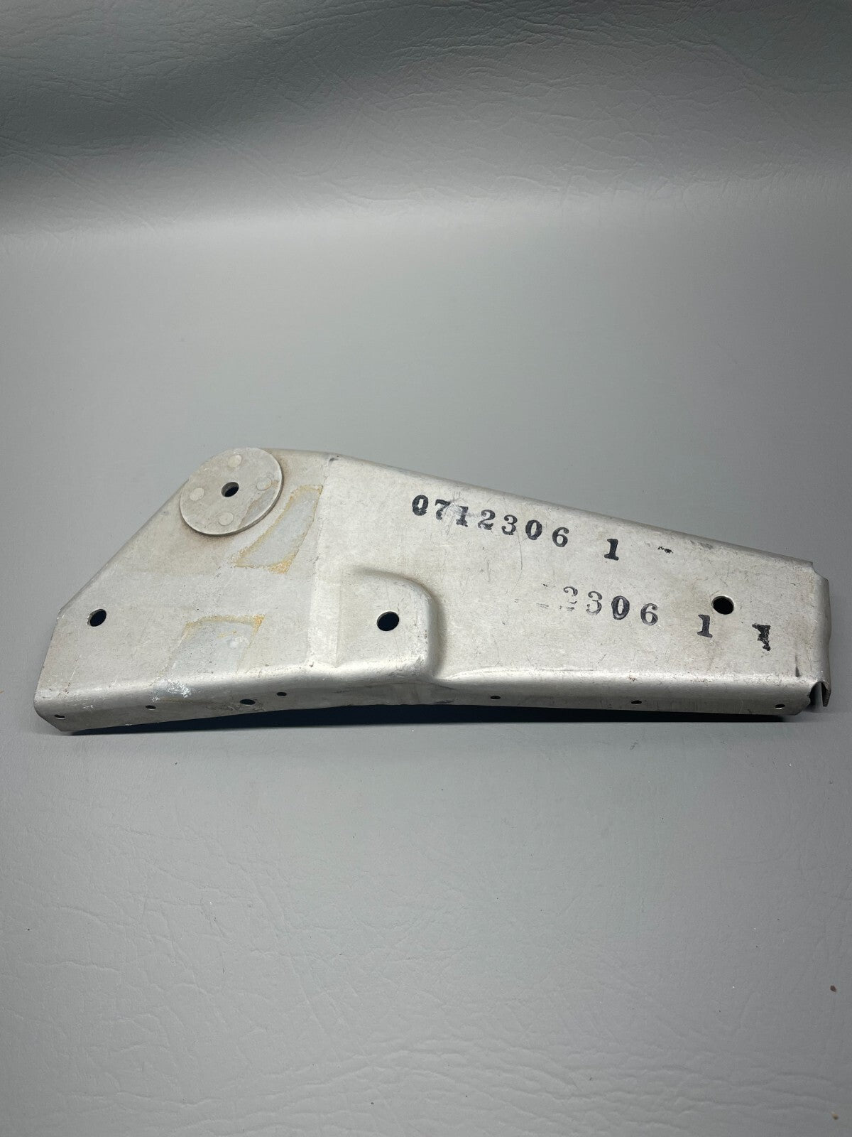Cessna 180 Elevator Bellcrank Bracket Assy Aft LH P/N 0712306-1 (NEW)