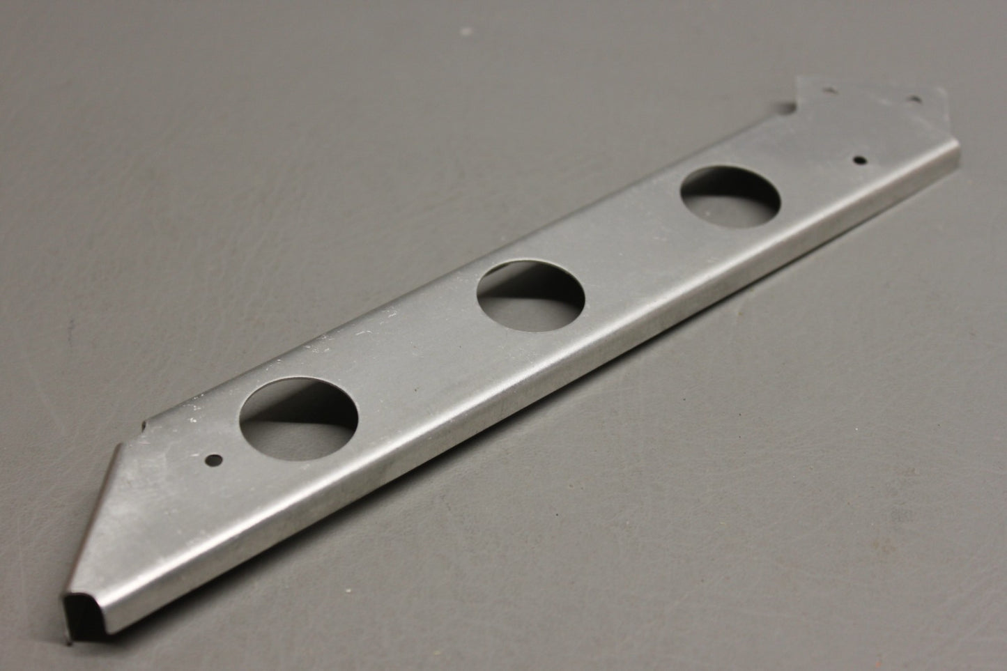 1457005-3 Cessna Baffle Bracket Support