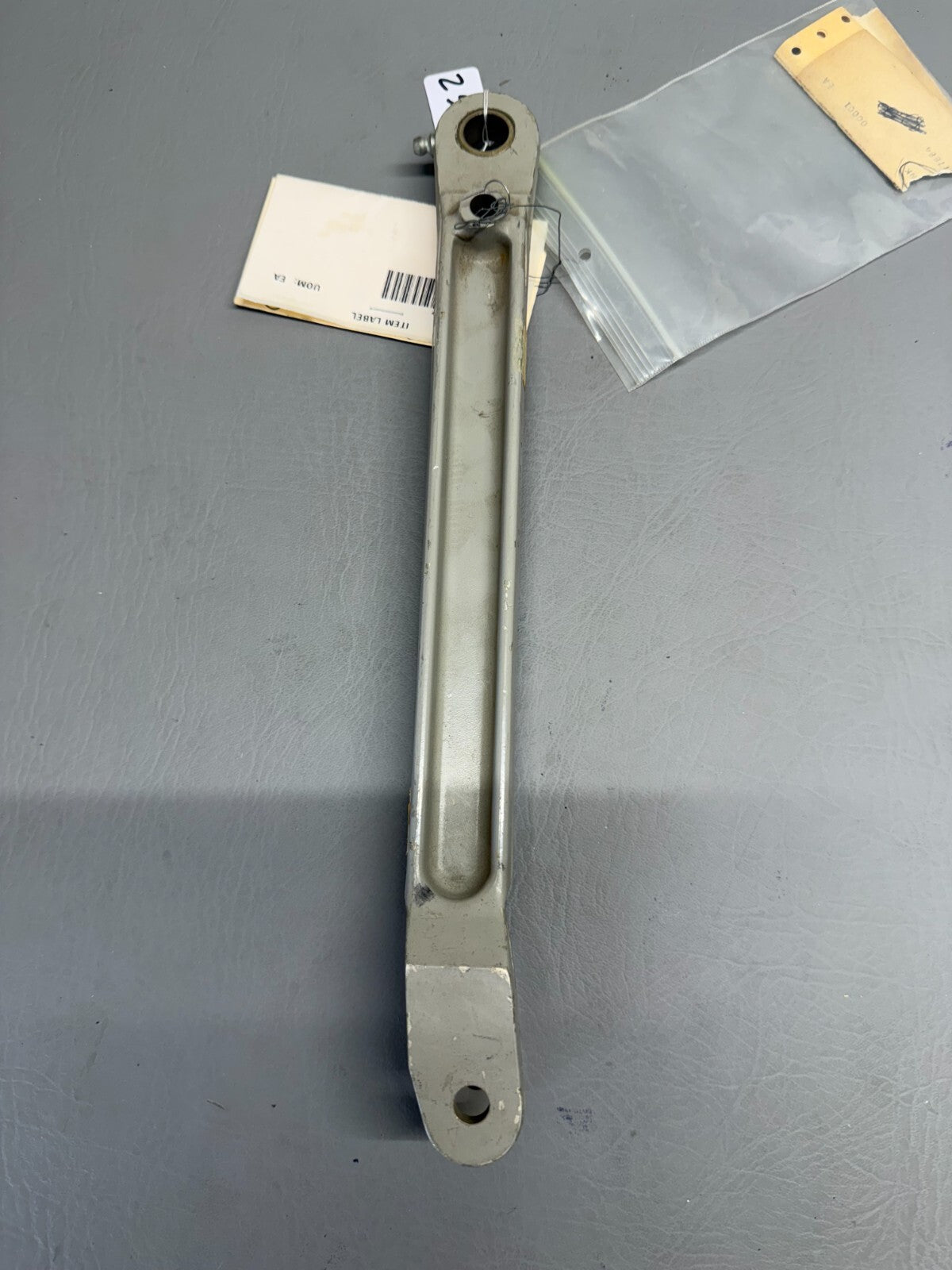 0841102-4 Cessna 310 Main Landing Gear Link