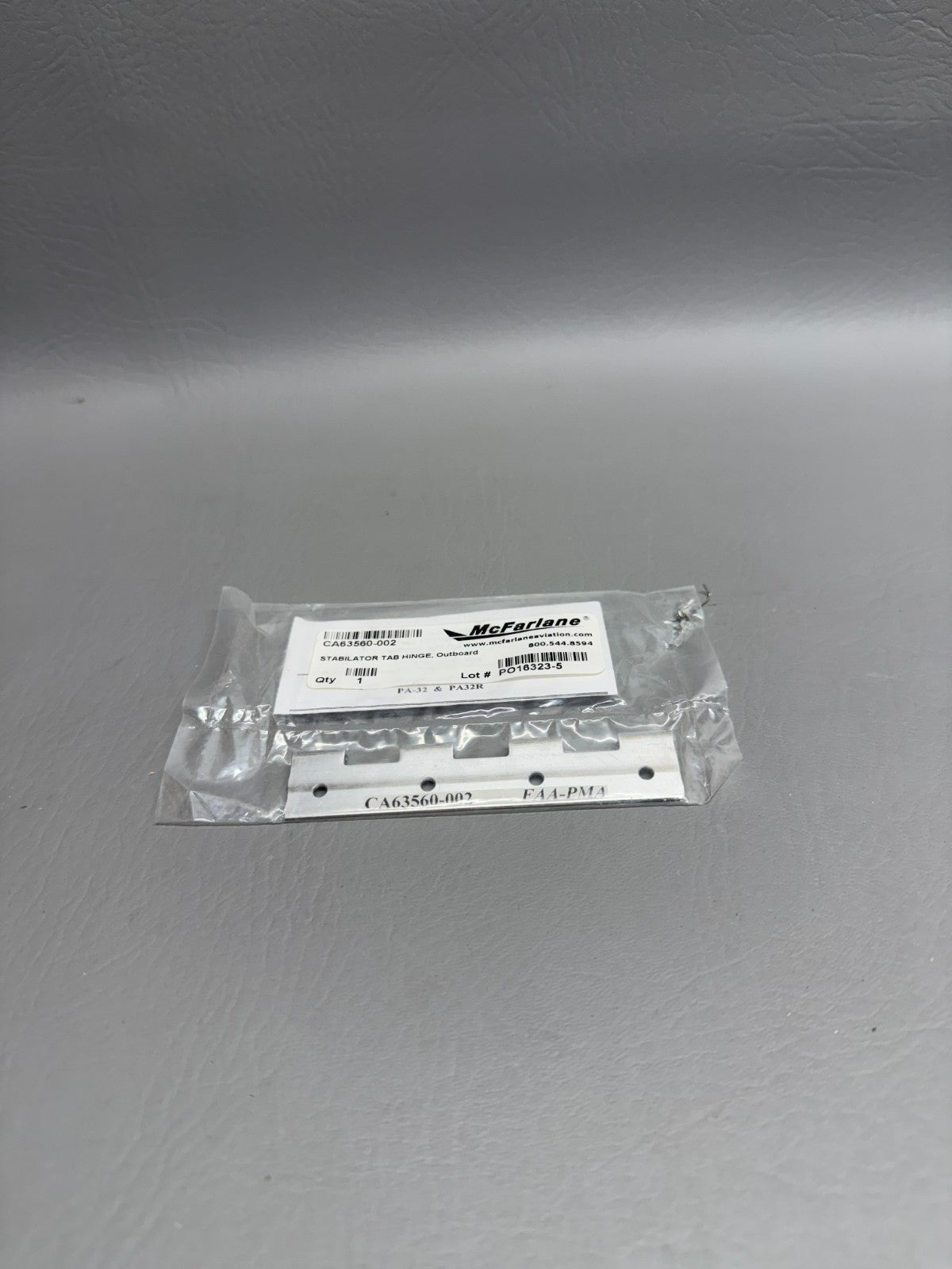CA63560-002 Piper STABILATOR TAB HINGE Outboard