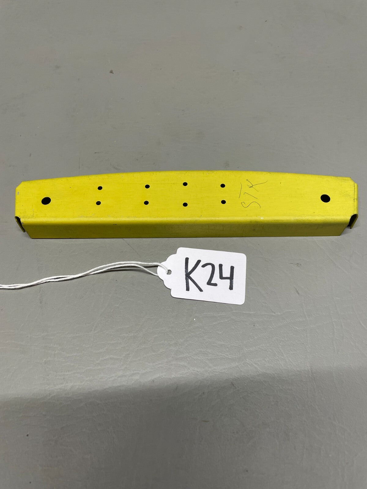Piper Bracket Assy P/N 20500-16