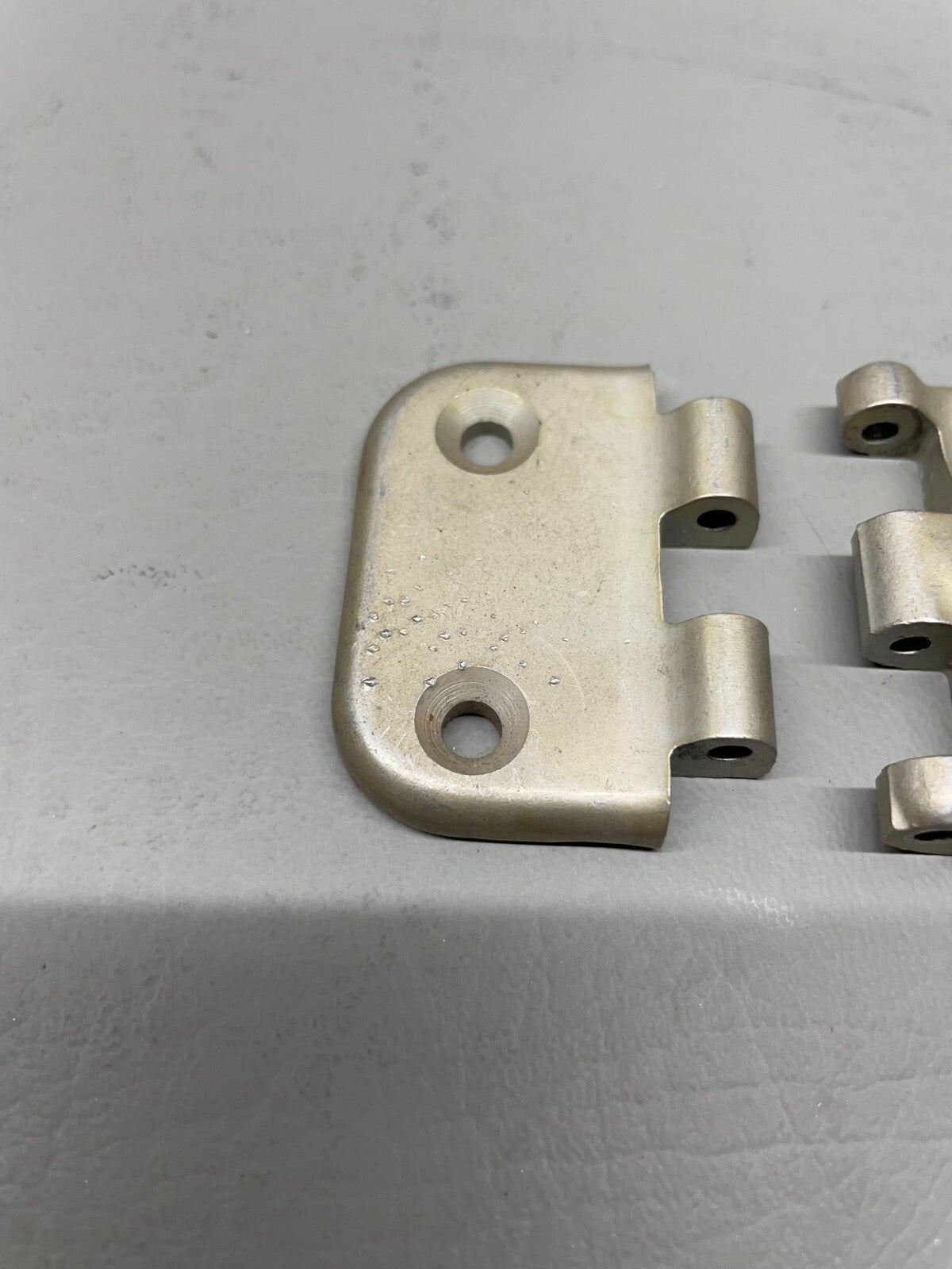 Cessna 150 Door Hinge P/N 0711037-498 (NEW)