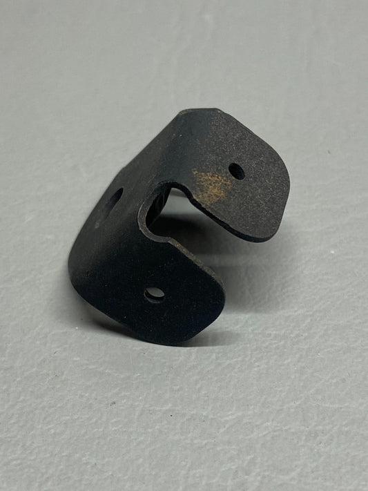 42231-000 Piper Bracket Assy