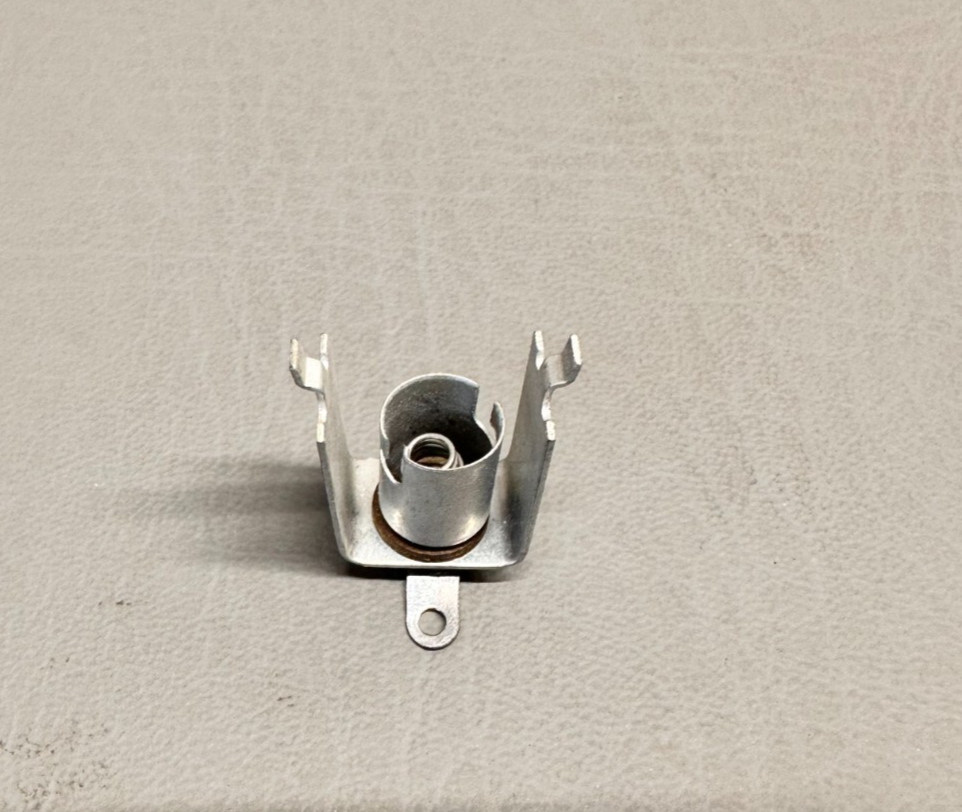 67418-000 Piper Holder