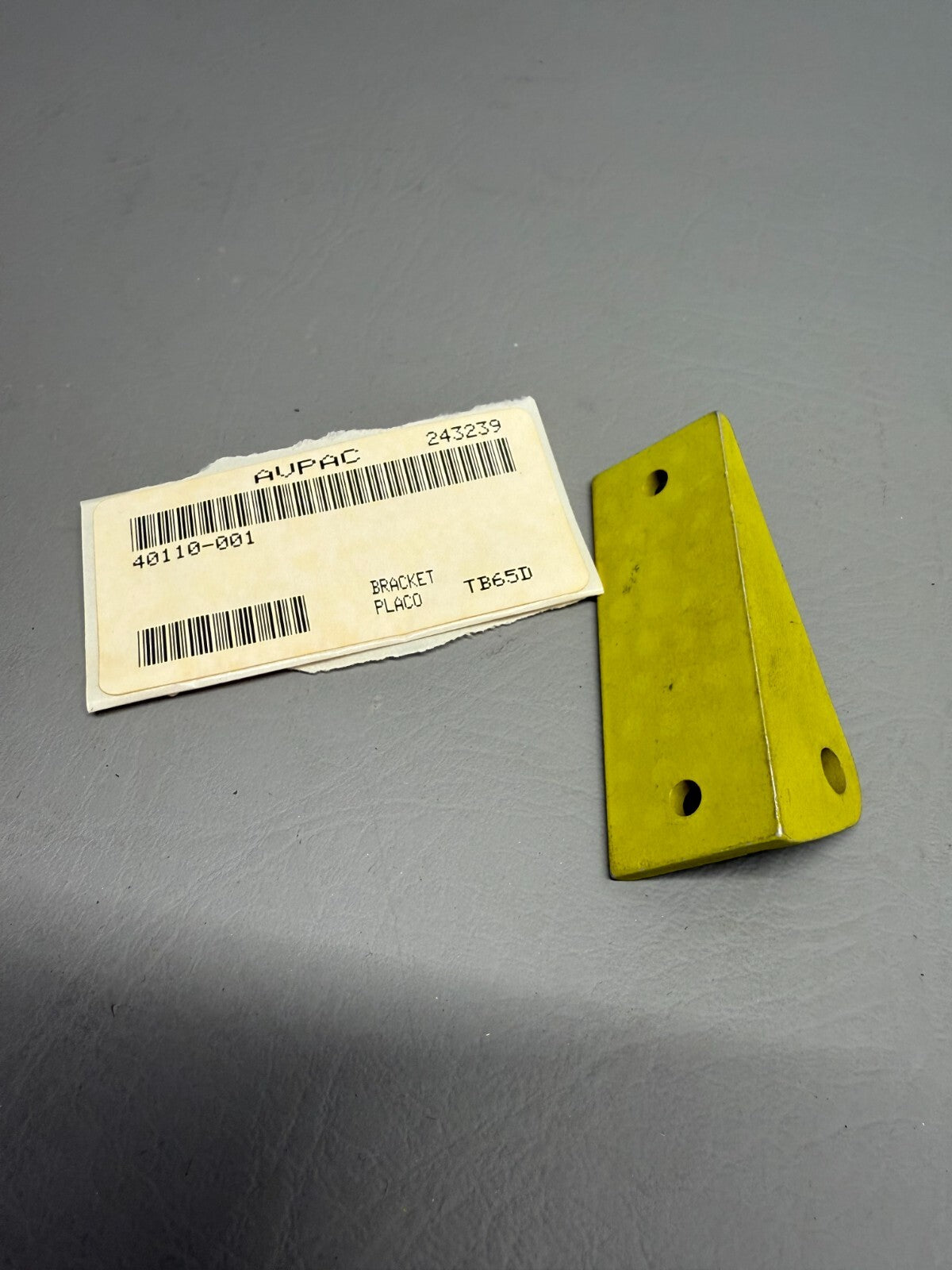 Piper Bracket Front Aileron P/N 40110-001