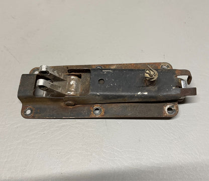 Piper PA-31T Fwd Baggage Door Handle and Bracket P/N 22641-002 / 30580-000