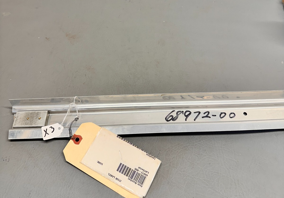68972-000 Piper Jamb Assy