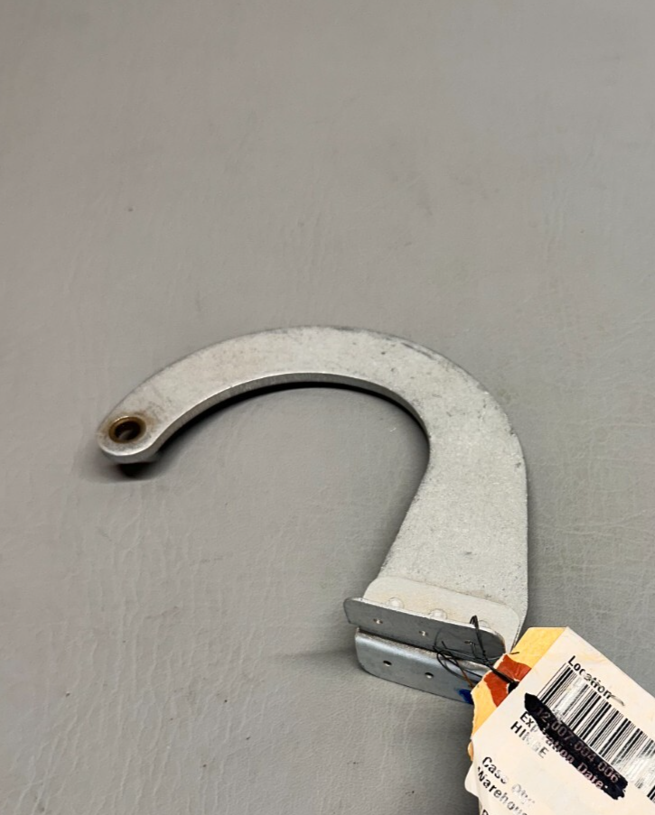 0813300-92 Cessna Hinge Assy New