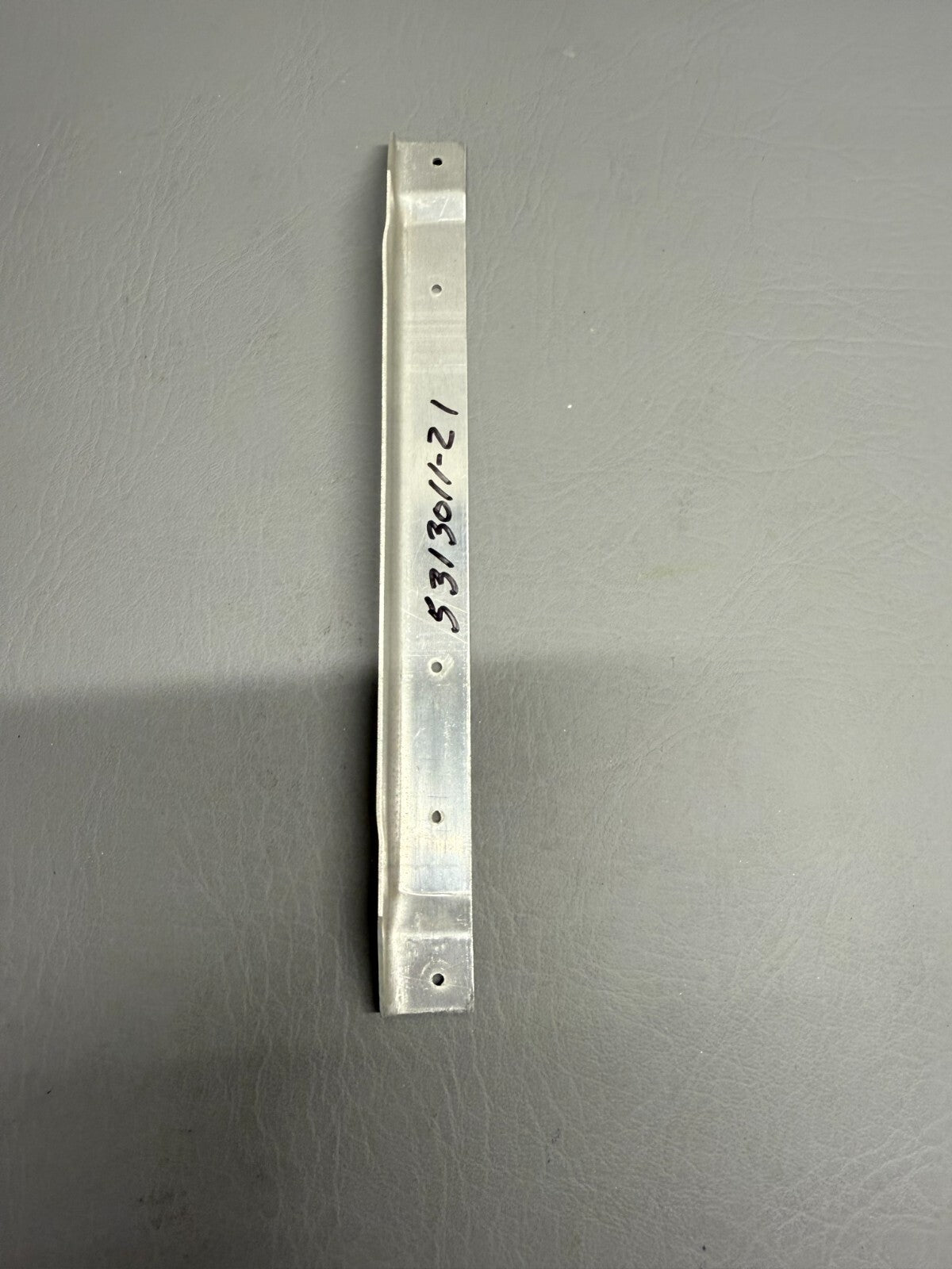 5313011-21 Cessna Angle