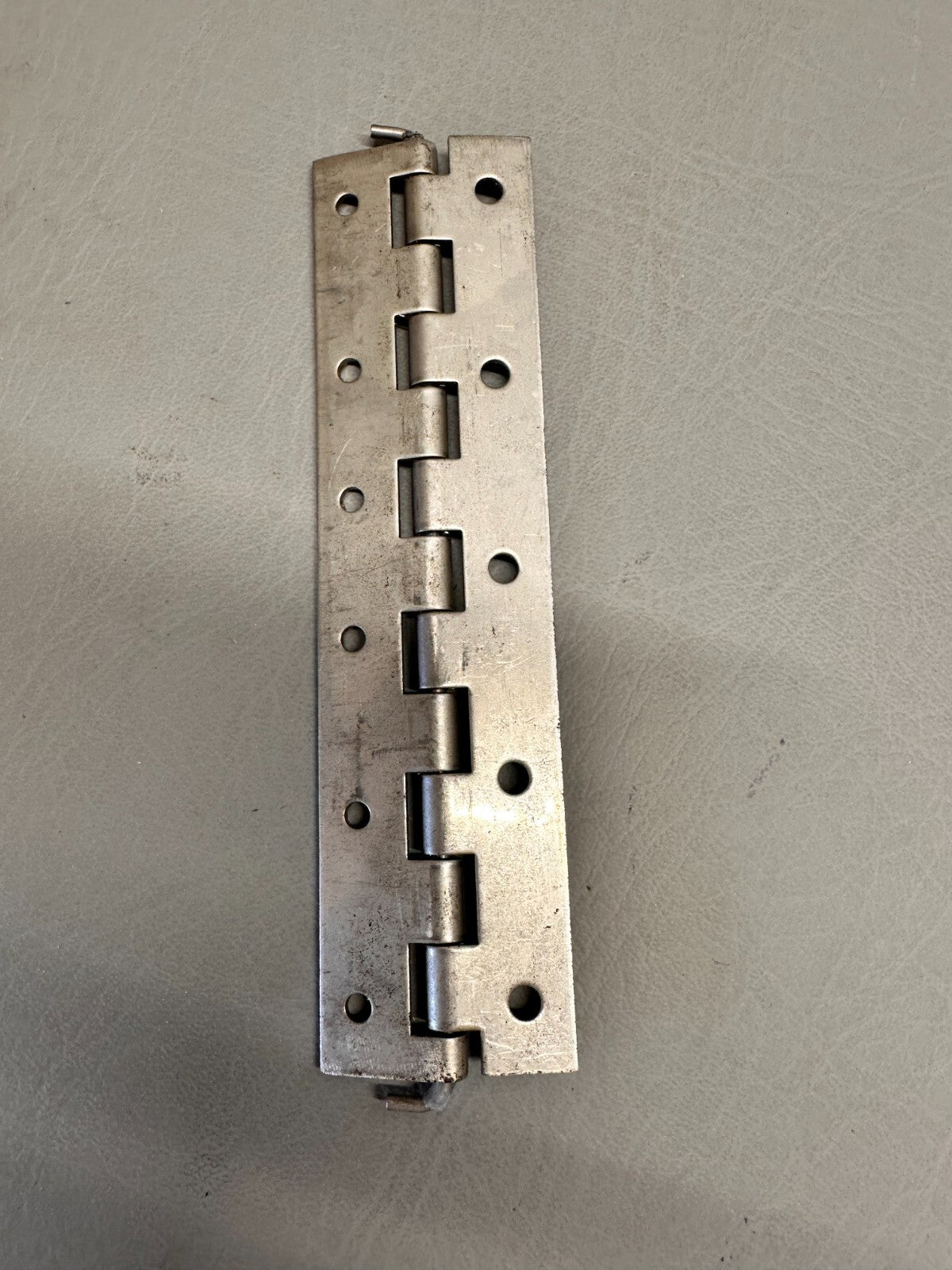 77367-008 Piper Tomahawk Flap Hinge