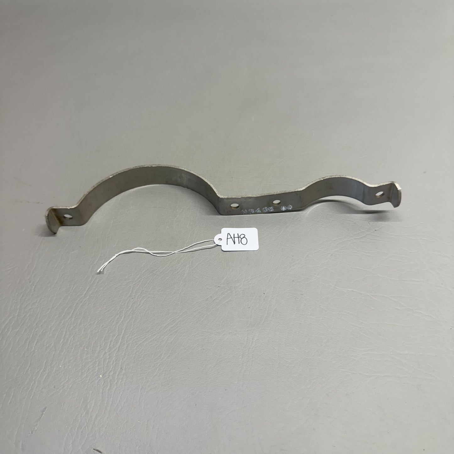 98406-000 Piper Support