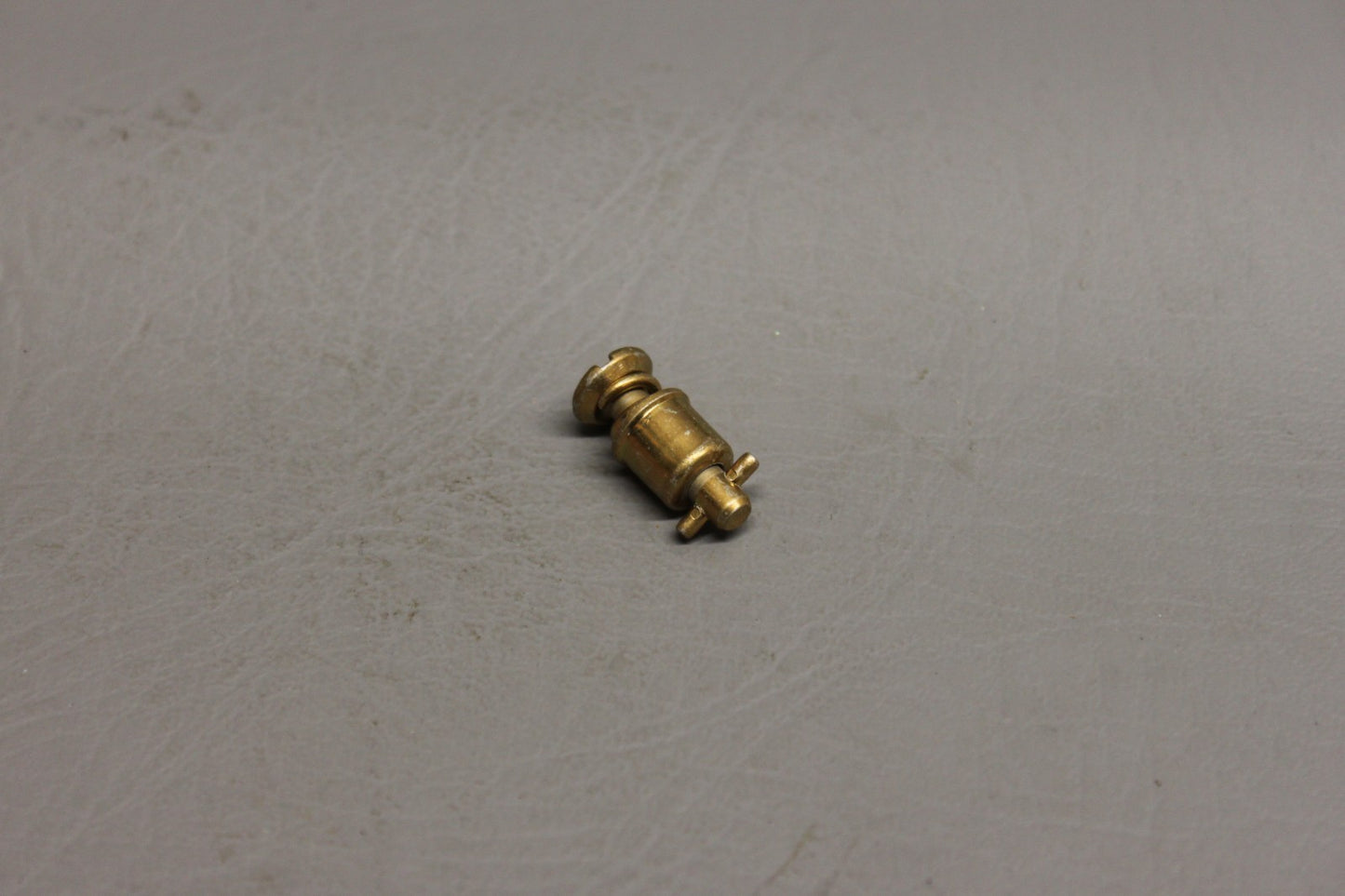 487-684 Piper Stud (QTY 5)