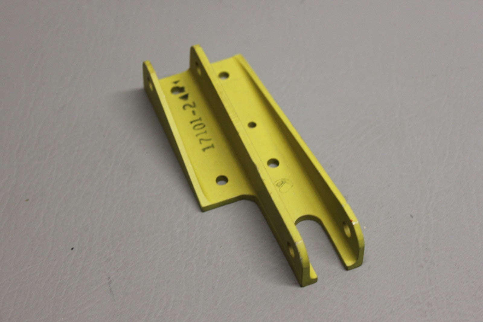 17101-002 Piper Inboard Hinge