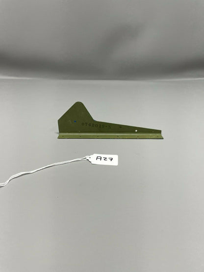 Cessna A185F Bracket Outboard LH P/N 0742019-5