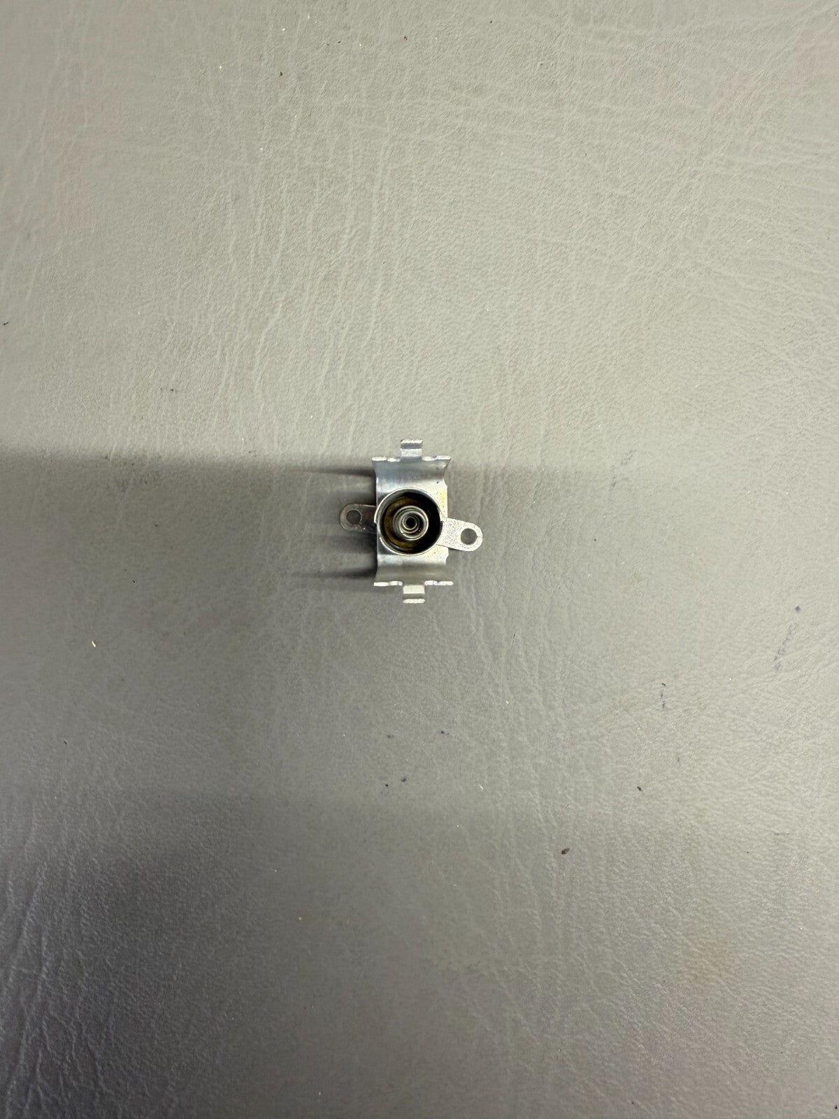67418-000 Piper Holder