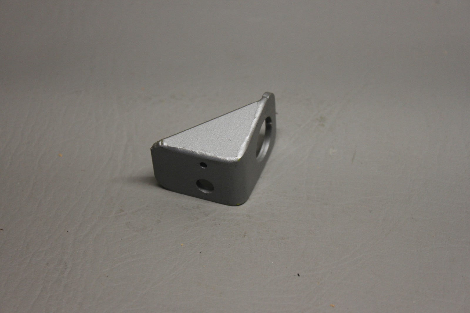 24916-000 Piper Bracket