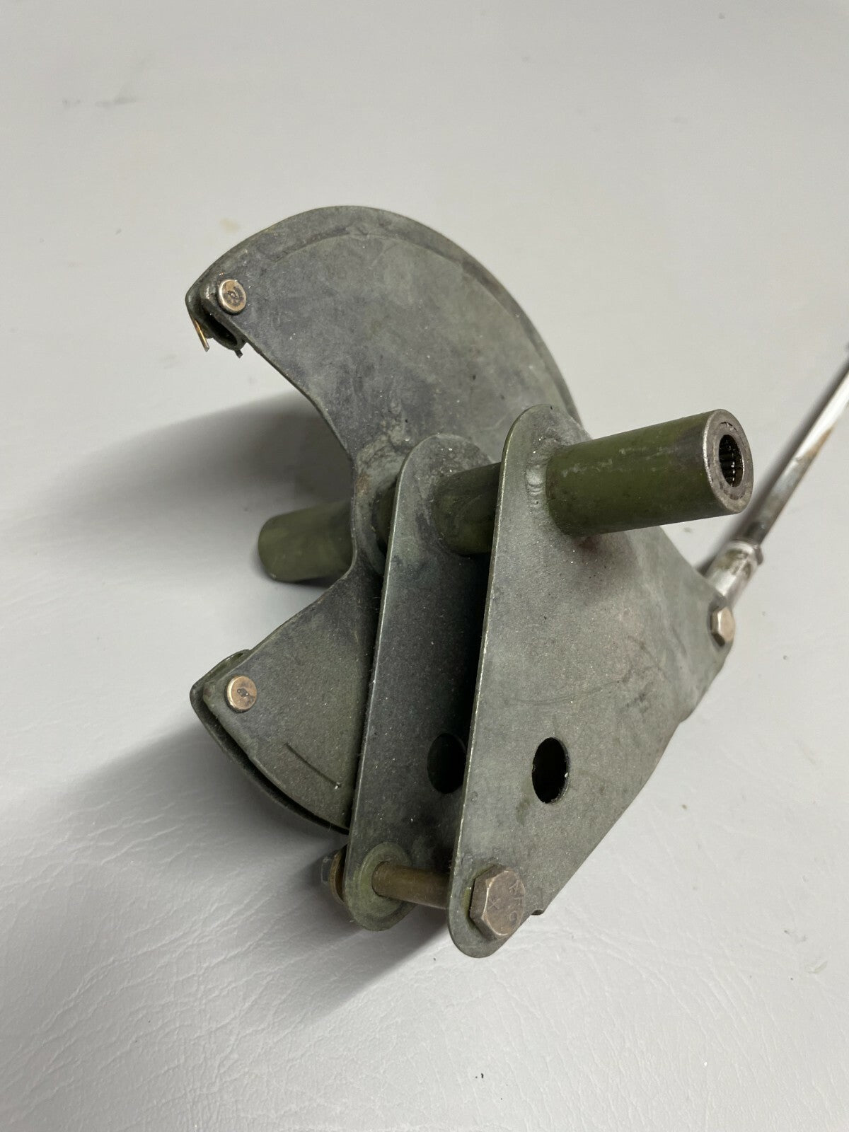 Cessna 150 172 182 Flap Bellcrank Assy RH P/N 0760612-1 