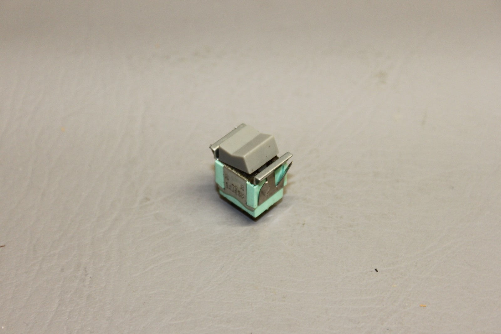 587-970 Piper Switch