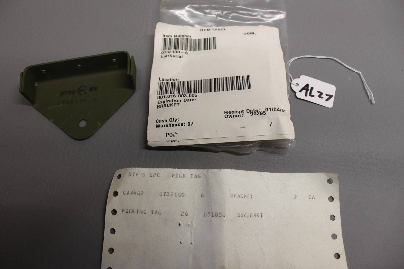 0732100-6 Cessna A185F Bracket Hinge Center