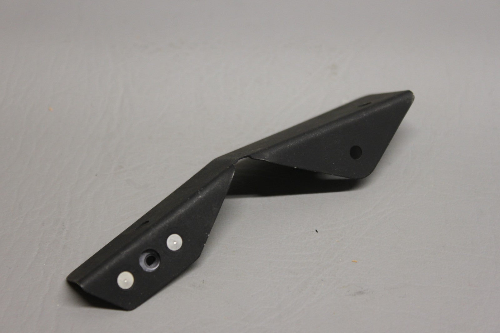 52109-000 Piper Bracket