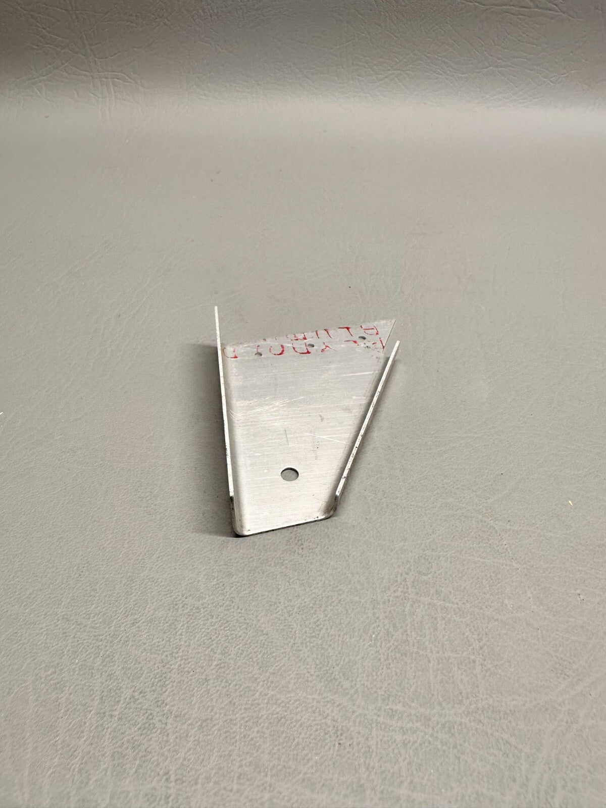 62581-000 Piper Bracket
