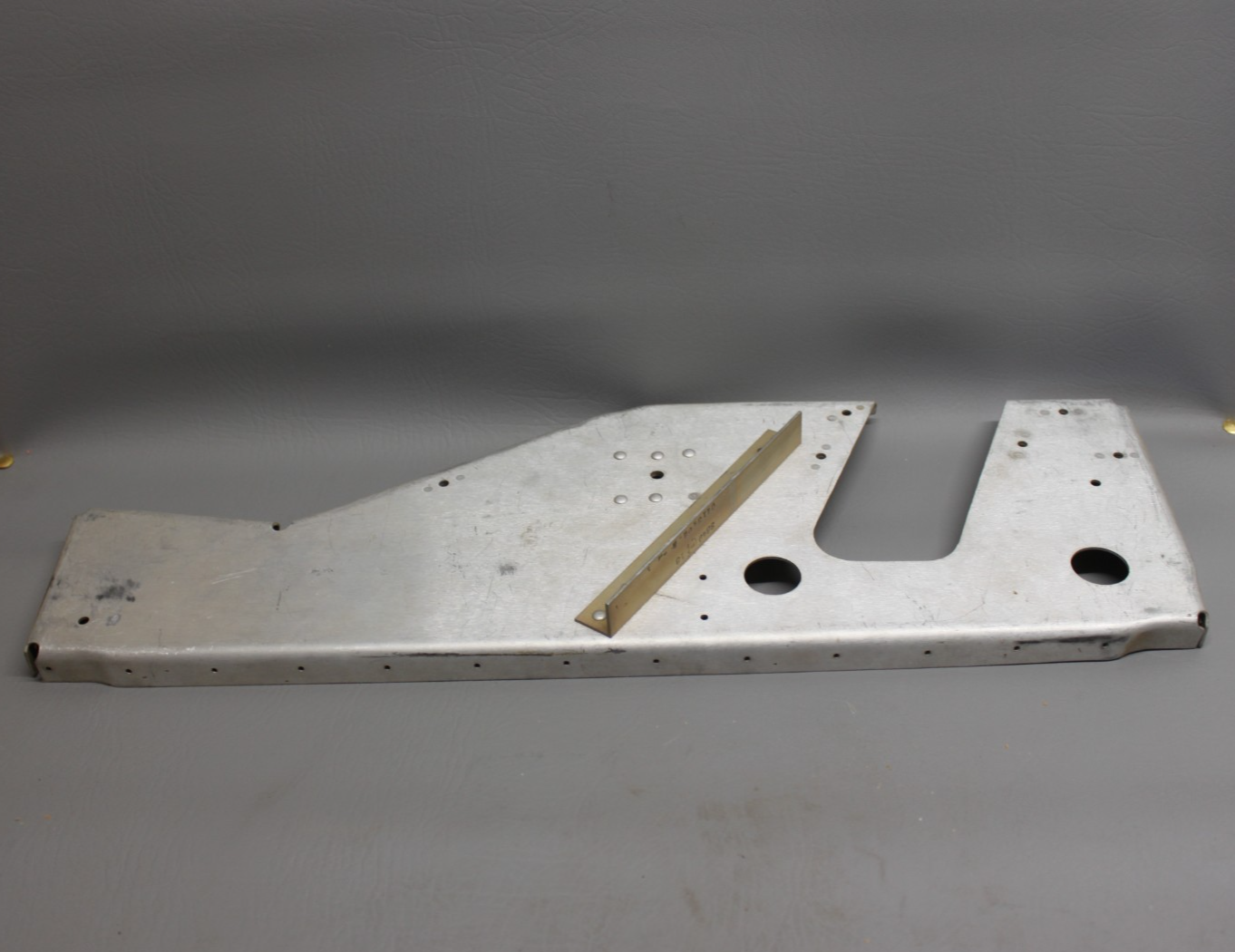 0413394-4 Cessna Bulkhead