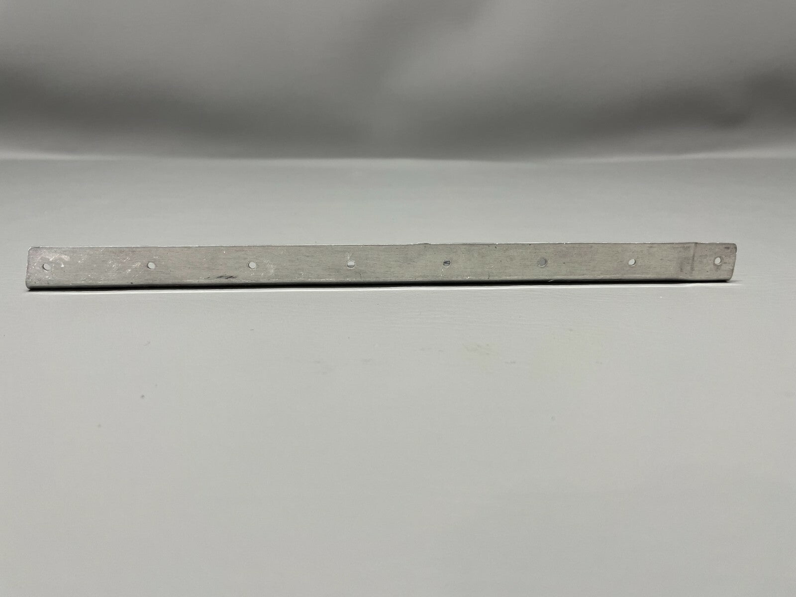 Cessna 172RG Nose Gear Door Hinge Bracket LH FWD P/N 2413085-1