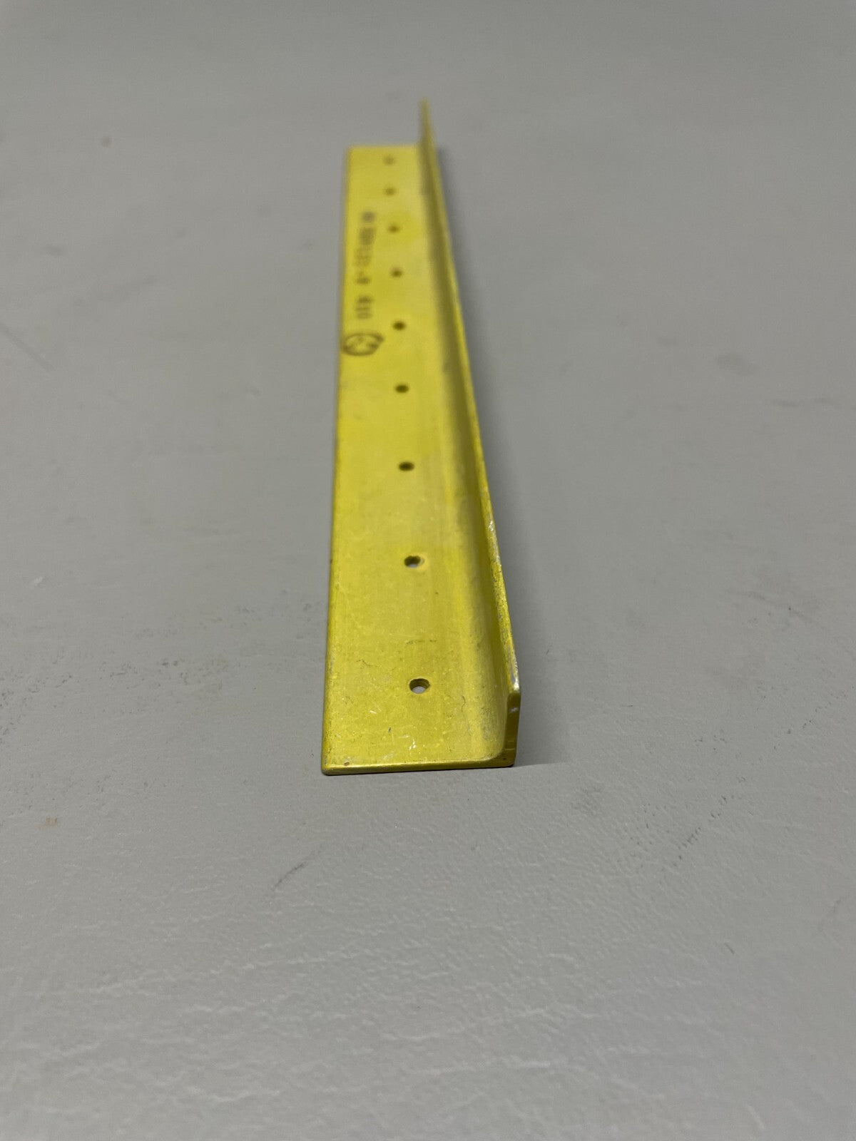 Beechcraft Angle P/N 90-530132-9